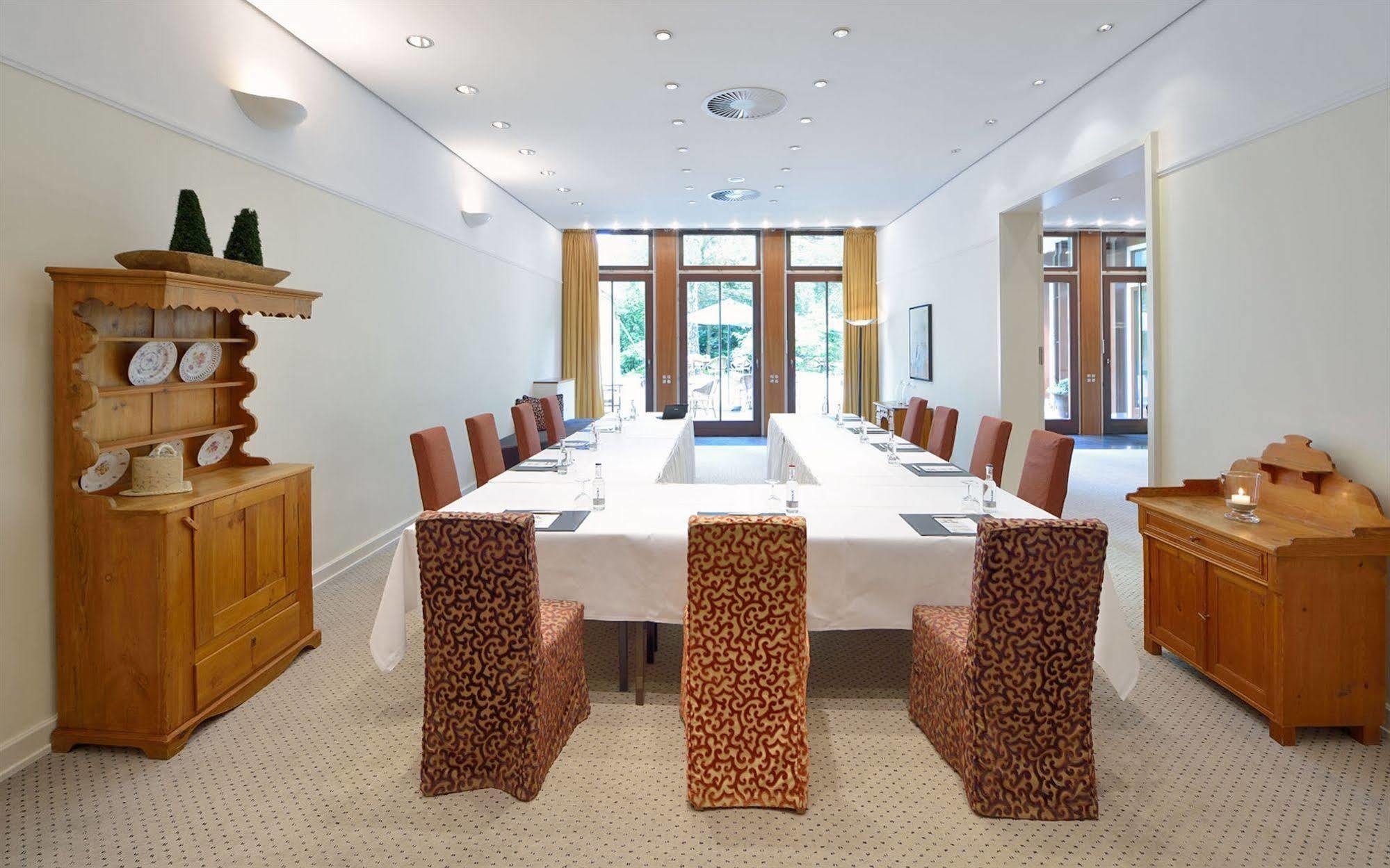 Privathotel Lindtner 함브루크 외부 사진 The meeting room of the Federal Council