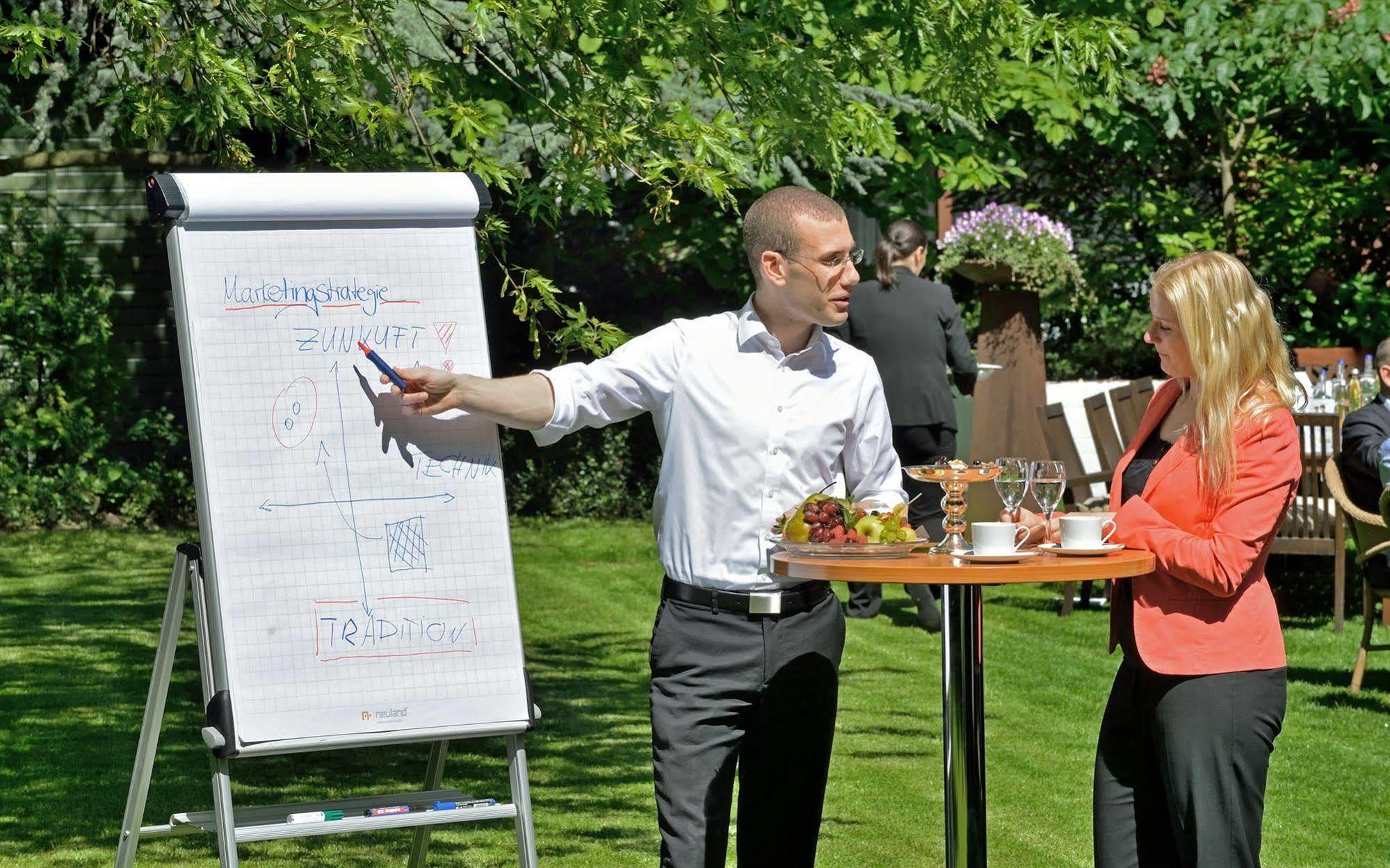 Privathotel Lindtner 함브루크 외부 사진 A flipchart