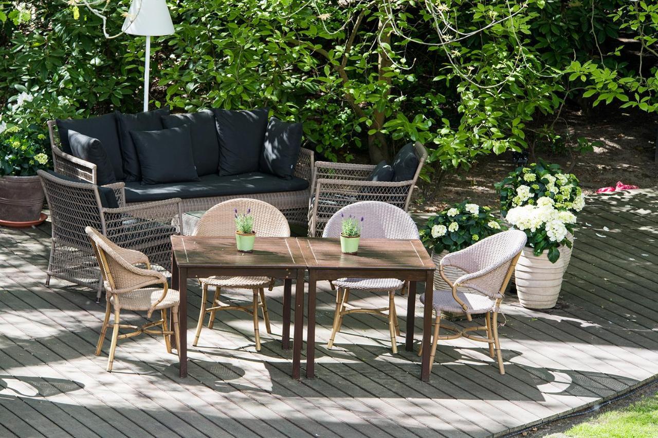 Privathotel Lindtner 함브루크 외부 사진 Garden furniture