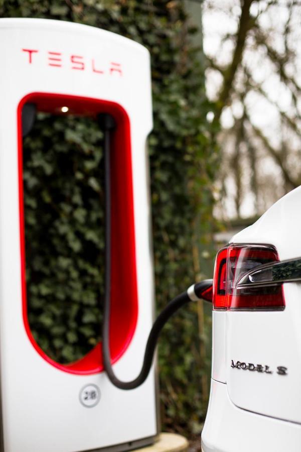 Privathotel Lindtner 함브루크 외부 사진 Tesla Supercharger